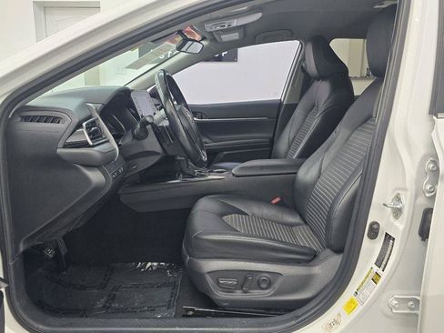 Used 2021 Toyota Camry SE FWD image 12