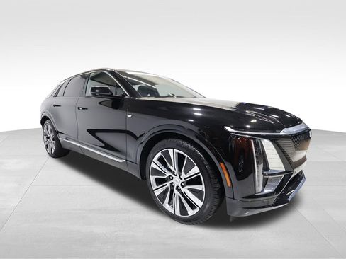 Certified 2024 Cadillac Lyriq Luxury w/ LPO, Floor Liner Package image 6