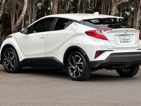 Used 2019 Toyota C-HR XLE image 6