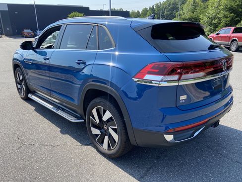 Used 2025 Volkswagen Atlas Cross Sport SE FWD image 6