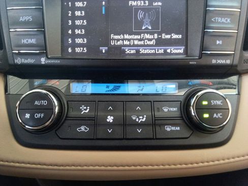 Used 2018 Toyota RAV4 XLE FWD image 26