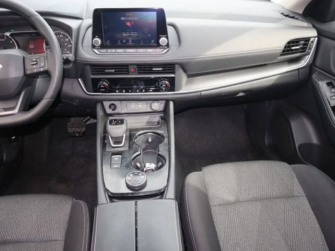 Certified 2025 Nissan Rogue SV AWD/4WD image 16