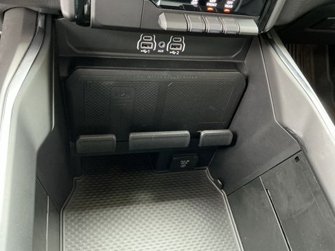 Used 2025 RAM 1500 Laramie image 32