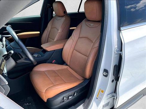 Used 2022 Cadillac XT4 Premium Luxury w/ Enhanced Visibility Package AWD/4WD image 27