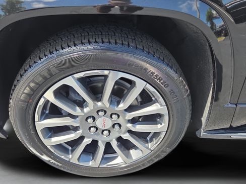 Used 2021 GMC Acadia Denali w/ Denali Technology Package image 22