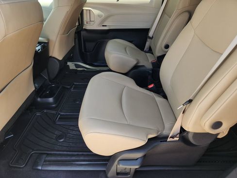 Used 2023 Toyota Sienna XLE w/ XLE Plus Package AWD/4WD image 32