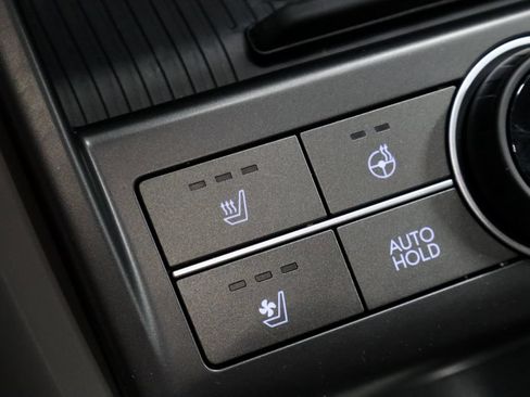 Used 2024 Hyundai Kona Limited AWD/4WD image 5