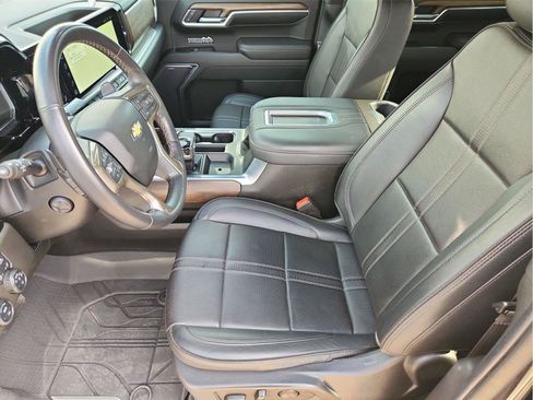 Certified 2022 Chevrolet Silverado 1500 High Country w/ High Country Premium Package AWD/4WD image 20