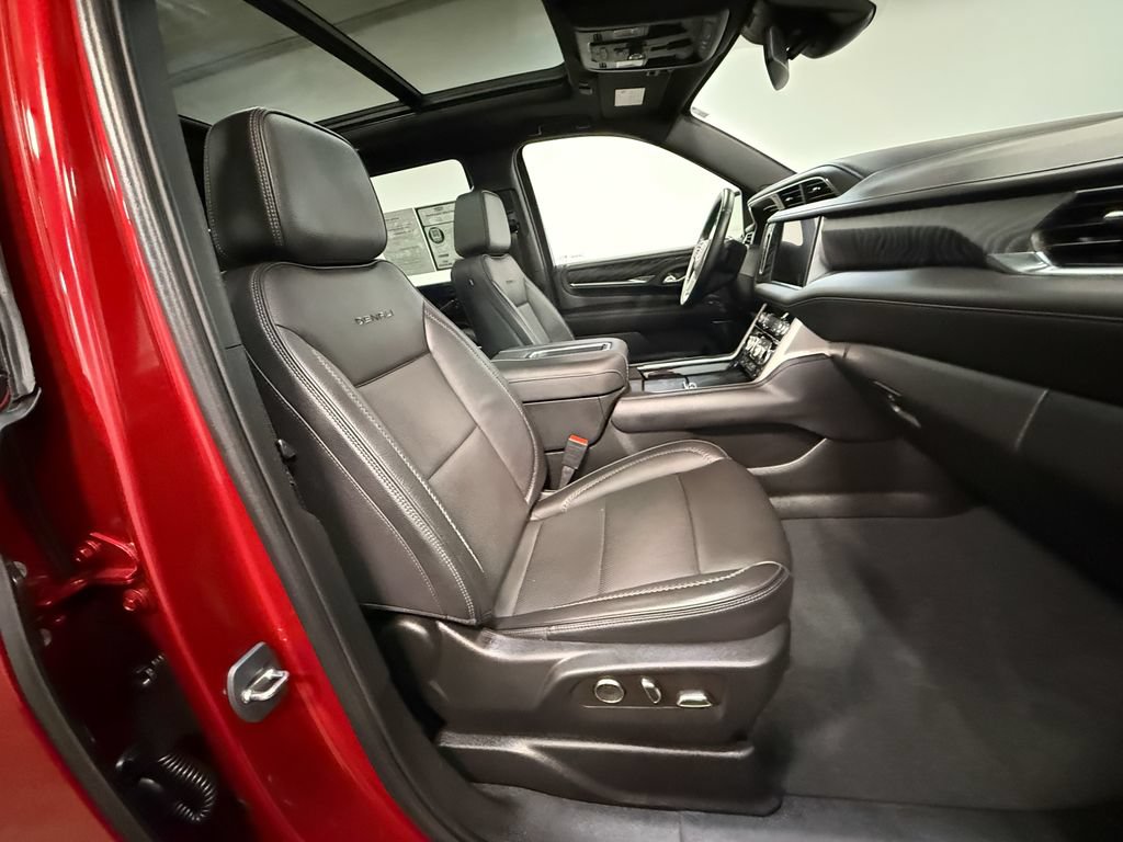 Used 2023 GMC Yukon Denali AWD/4WD image 13
