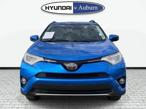 Used 2018 Toyota RAV4 XLE FWD image 3