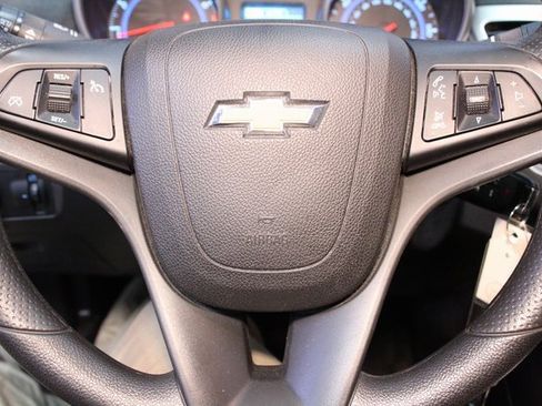 Used 2015 Chevrolet Cruze LT image 19