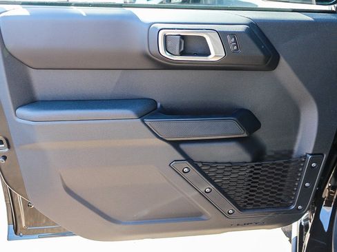 New 2025 Ford Bronco Badlands image 21