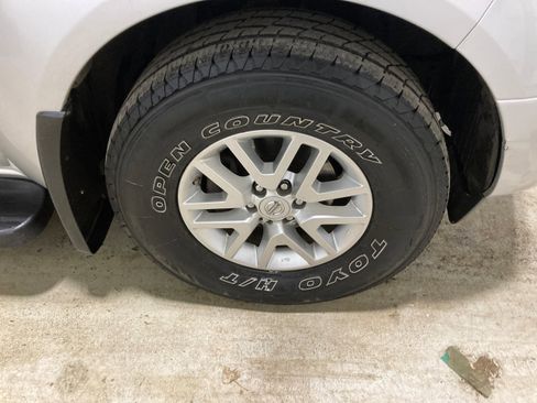 Used 2015 Nissan Frontier SV image 11