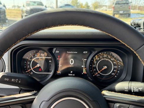 Used 2024 Jeep Gladiator Sport image 17