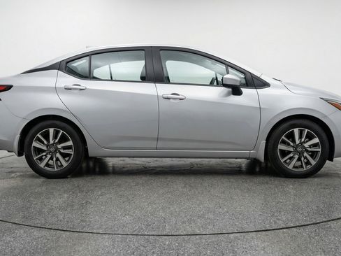 Used 2025 Nissan Versa SV image 11