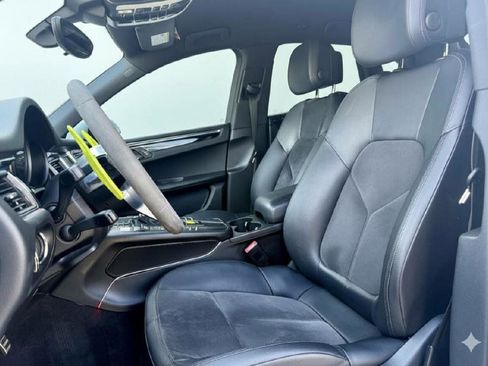 Used 2015 Porsche Macan S image 13