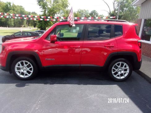 Used 2019 Jeep Renegade Latitude FWD image 6