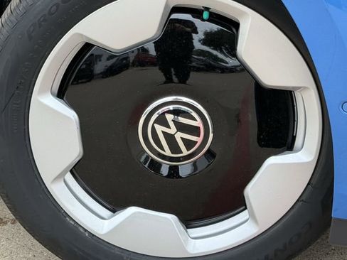 New 2025 Volkswagen ID. Buzz Pro S Plus RWD image 6
