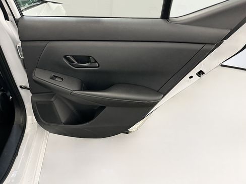 Used 2024 Nissan Sentra S FWD image 31