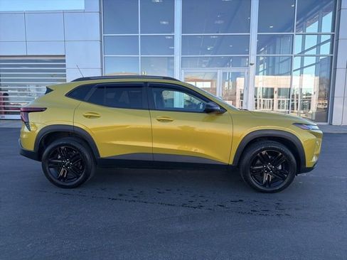 Used 2024 Chevrolet Trax ACTIV w/ Sunroof Package image 8