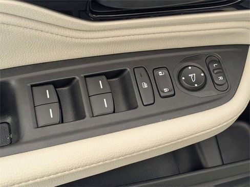 Used 2025 Honda Odyssey Touring image 12
