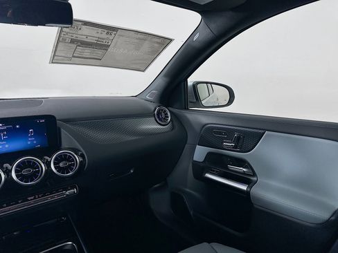 Used 2026 Mercedes-Benz GLA 250 4MATIC image 31