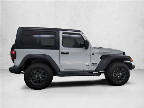 Used 2024 Jeep Wrangler Sport AWD/4WD image 4