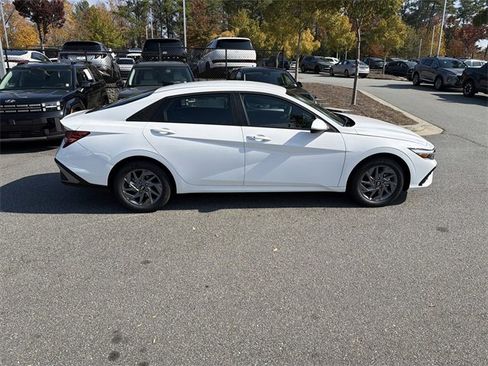 New 2026 Hyundai Elantra Blue image 8