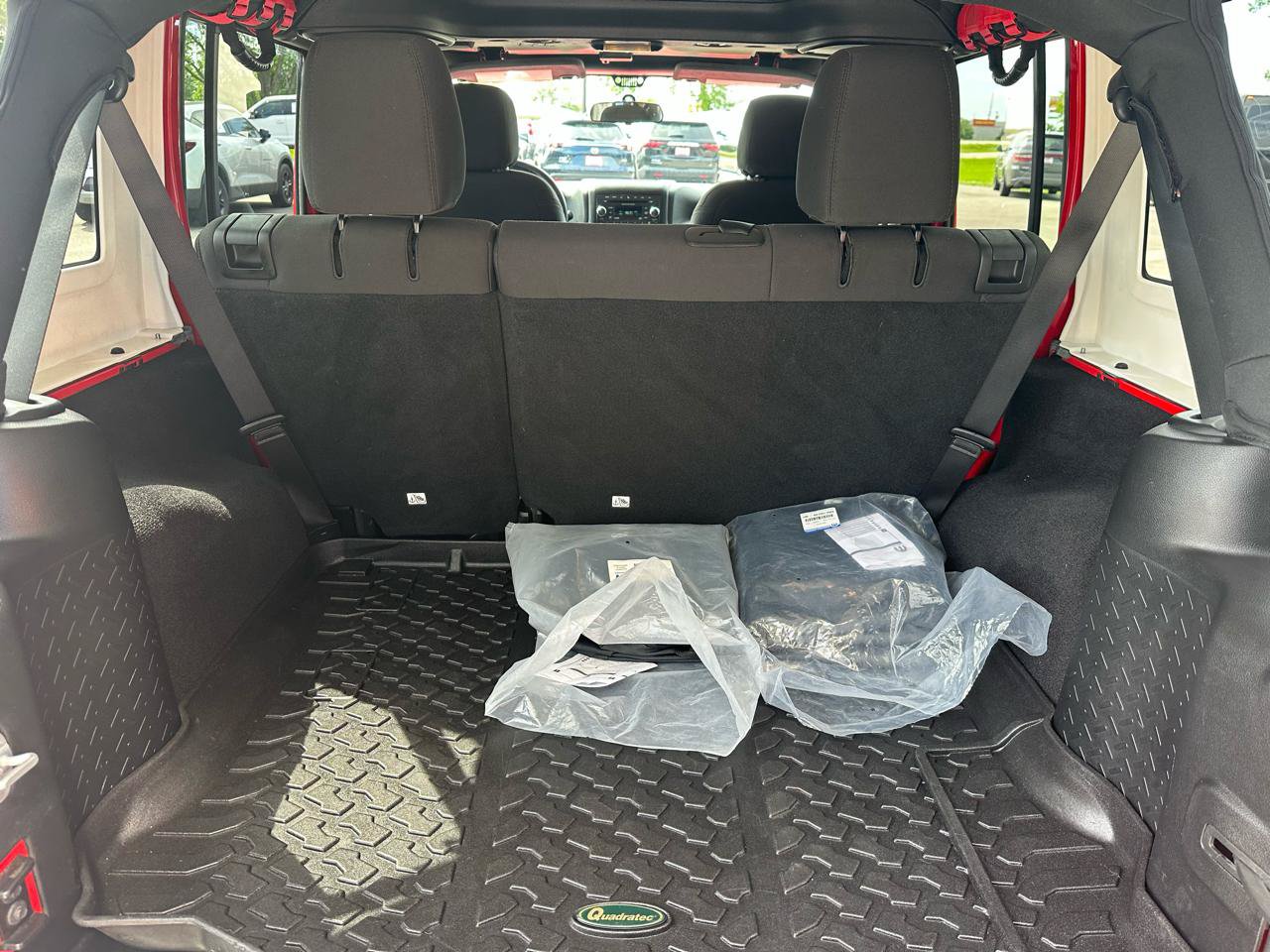 Used 2018 Jeep Wrangler Unlimited Sport AWD/4WD image 14