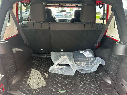Used 2018 Jeep Wrangler Unlimited Sport AWD/4WD image 14