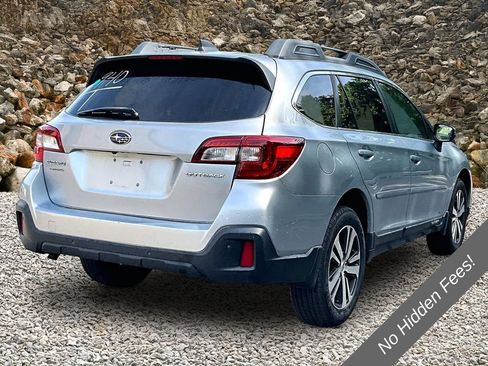 Used 2018 Subaru Outback 2.5i Limited AWD/4WD image 2