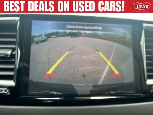 Used 2024 Chrysler Pacifica Touring-L FWD image 10