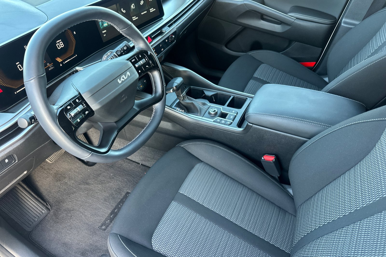 Certified 2026 Kia Sorento LX FWD image 11