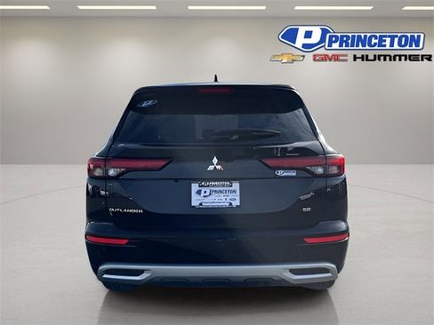 Used 2023 Mitsubishi Outlander SE image 6