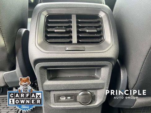 Certified 2023 Volkswagen Tiguan SE FWD image 30
