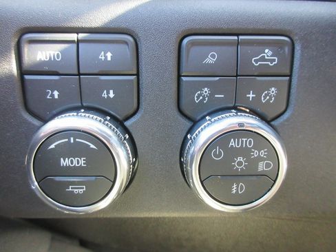 New 2026 GMC Sierra 3500 SLT image 17