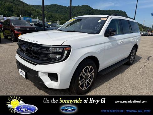 Used 2025 Ford Expedition Active AWD/4WD image 1