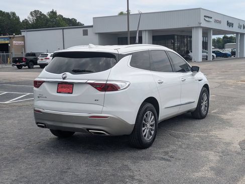 Used 2022 Buick Enclave Premium FWD image 7