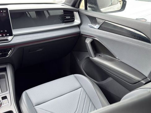 New 2026 Volkswagen Tiguan SE R-Line image 27