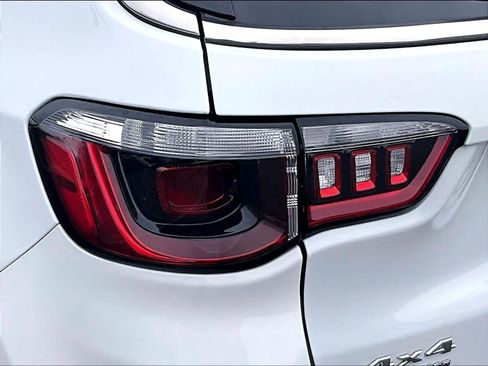 Used 2022 Jeep Compass Limited image 34