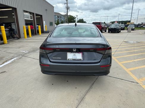 Certified 2025 Honda Accord SE image 7