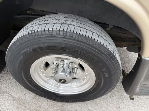Used 2010 Chevrolet Express 3500 Extended w/ Power Package RWD image 20