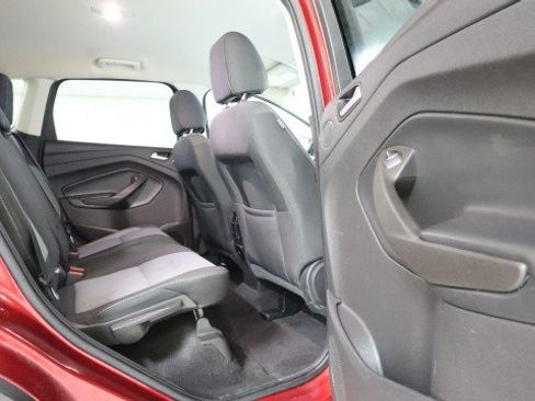 Used 2017 Ford Escape SE w/ Equipment Group 201A FWD image 11