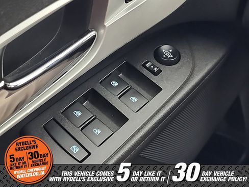 Used 2017 Chevrolet Equinox LS image 30