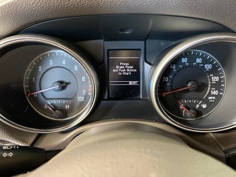 Used 2011 Jeep Grand Cherokee Laredo AWD/4WD image 24