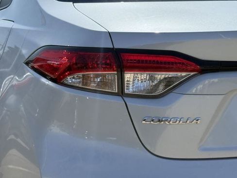 Used 2025 Toyota Corolla LE FWD image 6