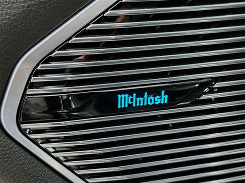 Used 2022 Jeep Grand Cherokee Overland w/ Luxury Tech Group IV image 19