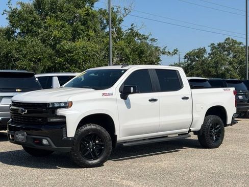 Used 2021 Chevrolet Silverado 1500 LT Trail Boss w/ Convenience Package II AWD/4WD image 1