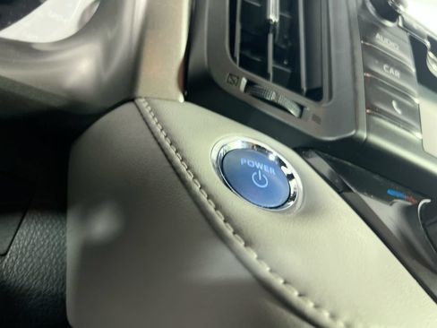 Used 2018 Toyota RAV4 LE w/ Carpet Mat Package AWD/4WD image 16