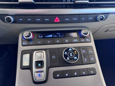 Used 2024 Hyundai Palisade Limited AWD/4WD image 23